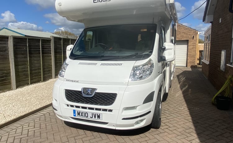 Ellie – Luxury 4 berth motor home insurance included