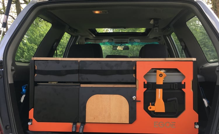 Co de BosCamper – Avventura in tenda sul tetto: Subaru Forester x EGOE Nestbox Supertramp x Yuna Sheepie