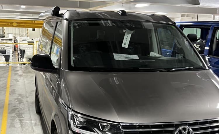 Oti – 4 berth Volkswagen campervan from 2022