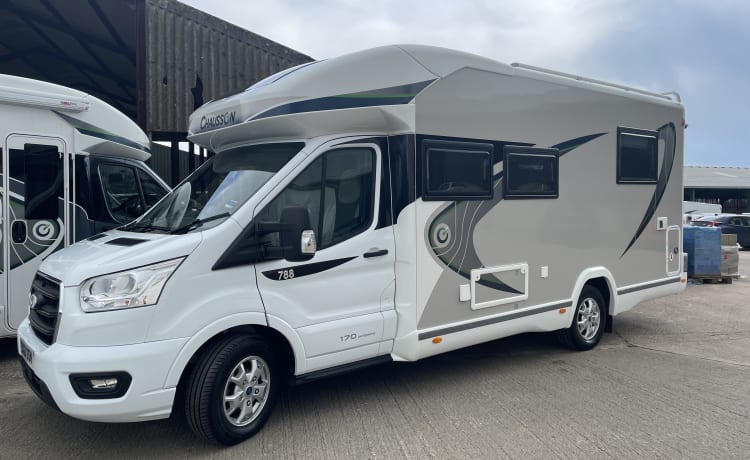 Duke – Chausson 2021 788 4-5 geboorte met privéslaapkamer op het eiland en grote garage