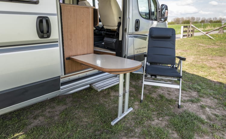 Luxusbus Camper Automatik mit französischem Bett