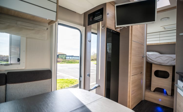 Camper Bobby – Le luxe sur roues - Challenger 4P ENTIÈREMENT ÉQUIPÉ ! Prêt à partir !