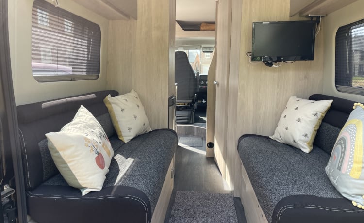 Tony – AUTOTRAIL 67 perfect for couples. Can sleep 4 with driveaway tent.