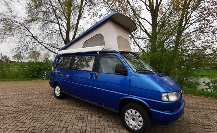 Volkswagen T4, camper extra lungo con tetto sollevabile 