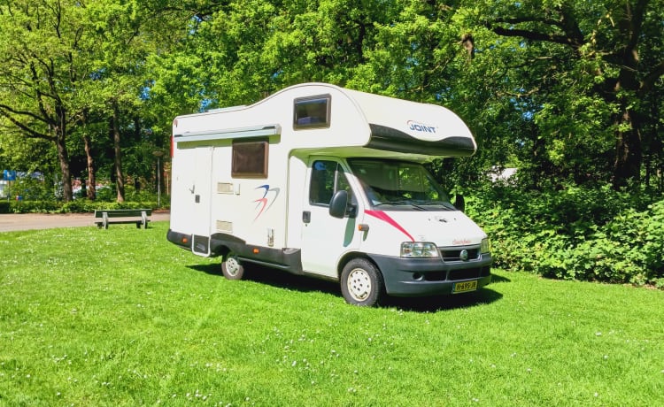 Gezellige Fiat Ducato met fietsendrager en volledige verzekering.