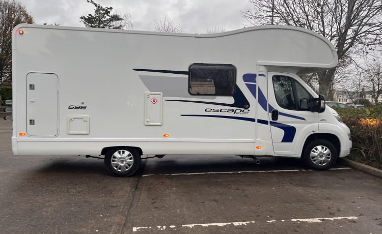 Shirley – The Perfect Family Motorhome