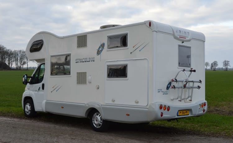 Beautiful complete and very neat 6-person camper (Fiat Ducato Joint S)