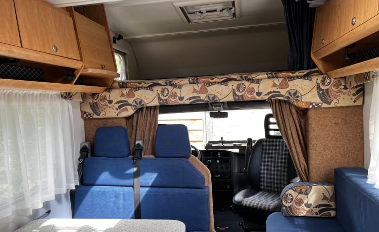 Spacious, nice and complete camper