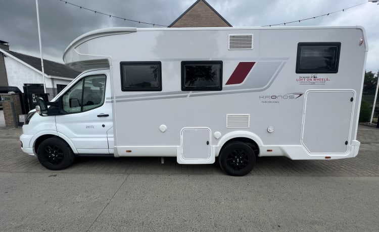 Loft On Wheels 2.0 – Brand new automatic camper 5 people