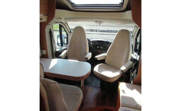 2p Hymer semi-integrated from 2013