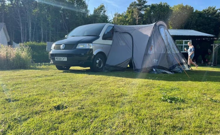 OnlyVans – Solo Vans Adventures - VW T5 - 2 posti letto