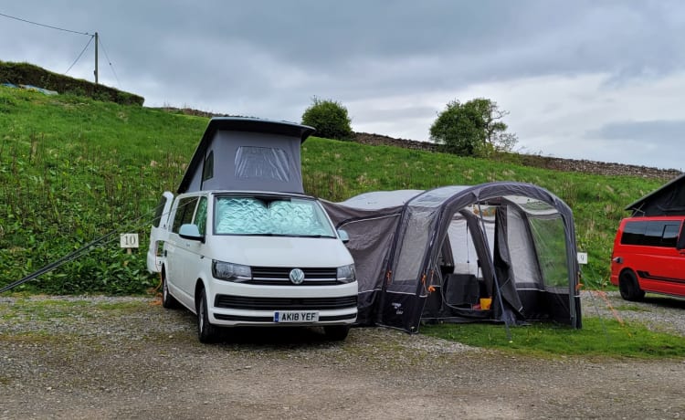 Jeff – 6-persoons Volkswagen campervan uit 2018