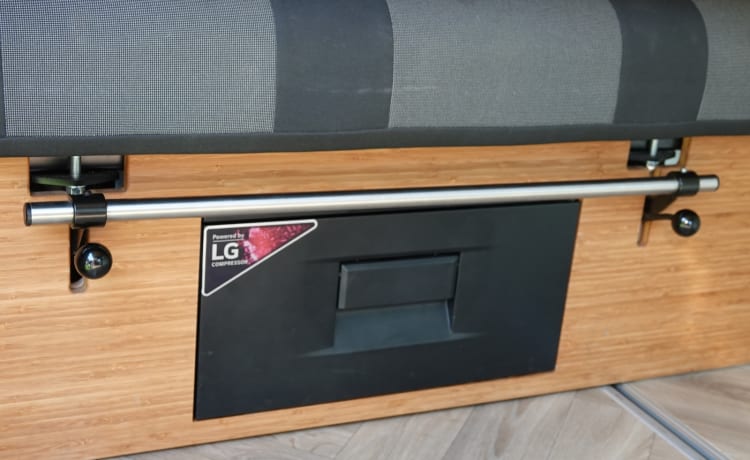Hopper L1 – 4p Volkswagen bus from 2016