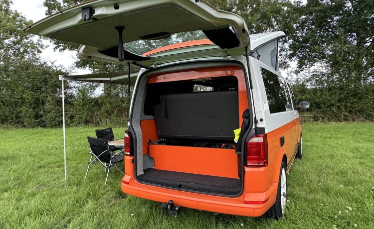 Dougie – Premium LWB VW Camper - Veel extra's!