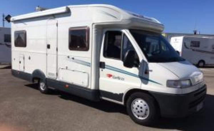 Prachtige Roller Team camper voor 4 personen