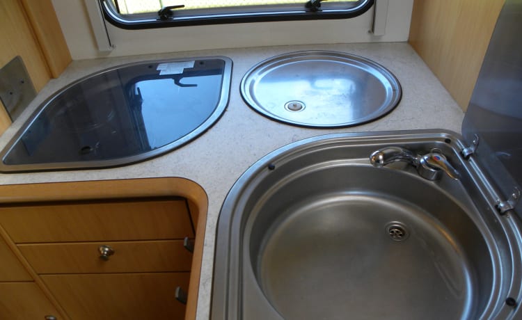 Spacious and complete camper for a nice price