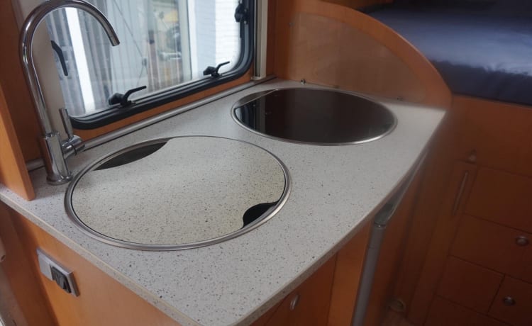 Compacte twee persoons Hymer 