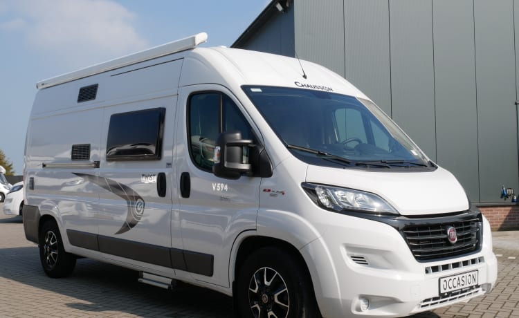 Chausson1, 2 sleeping- 4 seats.