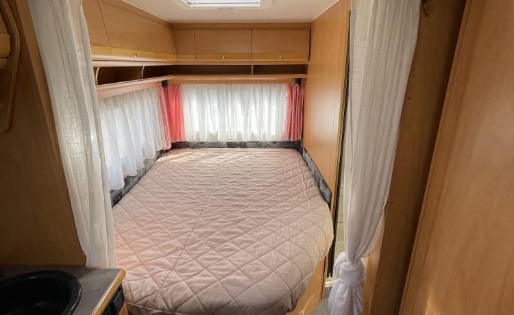 Corné & Joy – Complet avec air conditionné - UNIQUE !! Camping-car pour 4 personnes RÉSERVEZ MAINTENANT !