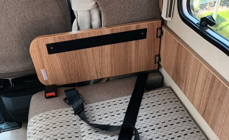 Camper met sfeer – Chausson 4 personnes semi-intégral