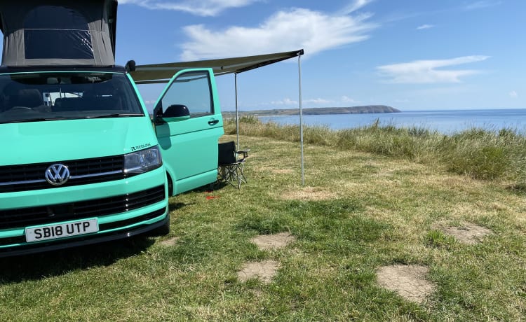 The Green Machine – 4 berth Volkswagen campervan from 2018