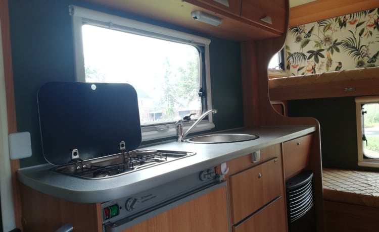 McLouis Lagan Alcove camper from 2008