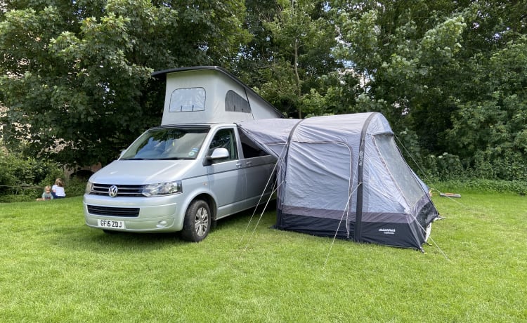 Camper Van Beethoven – 4 berth pop top Volkswagen campervan, 2015