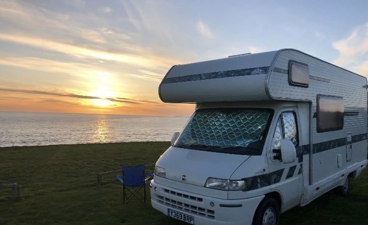 Nevis – Grote Familie Camper-5 slaapplaats Fiat