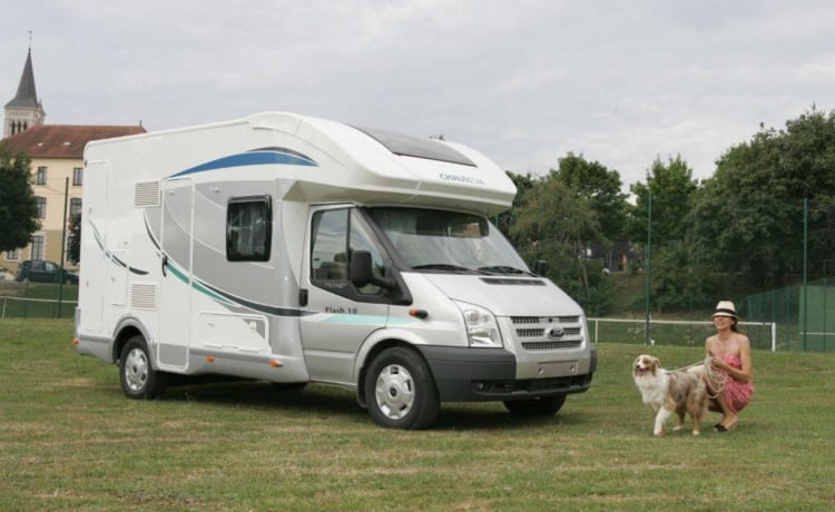 Jean Pierre – Camper Chausson Flash 10 . huren