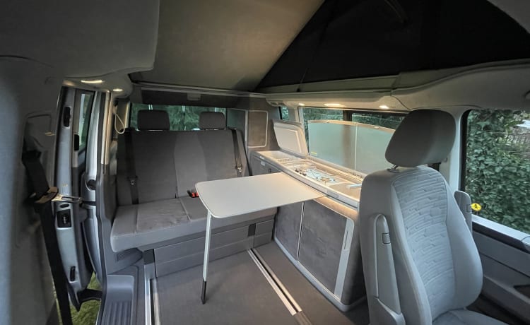 Bulli – 4p Volkswagen bus from 2022