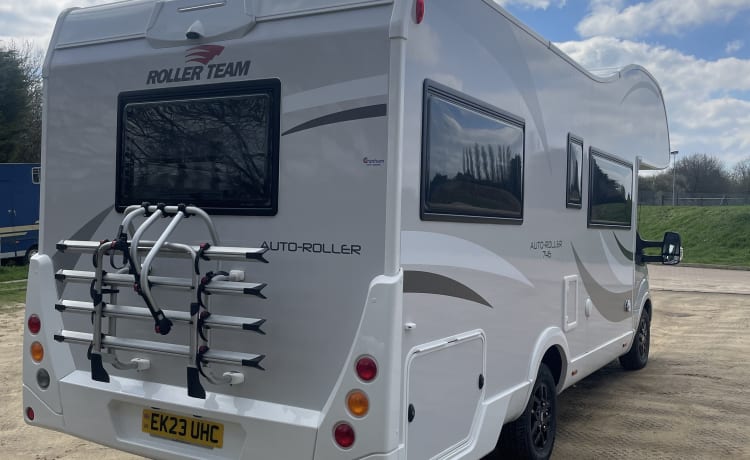 James  – 6 berth Roller Team alcove from 2023