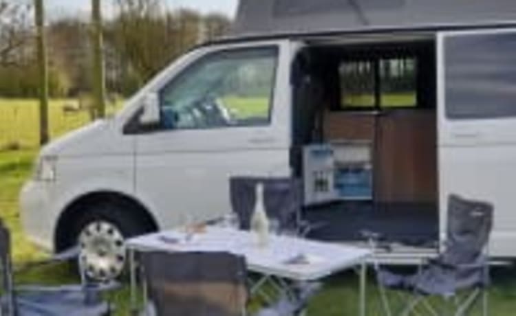 The White Pearl - VW T5 Campervan