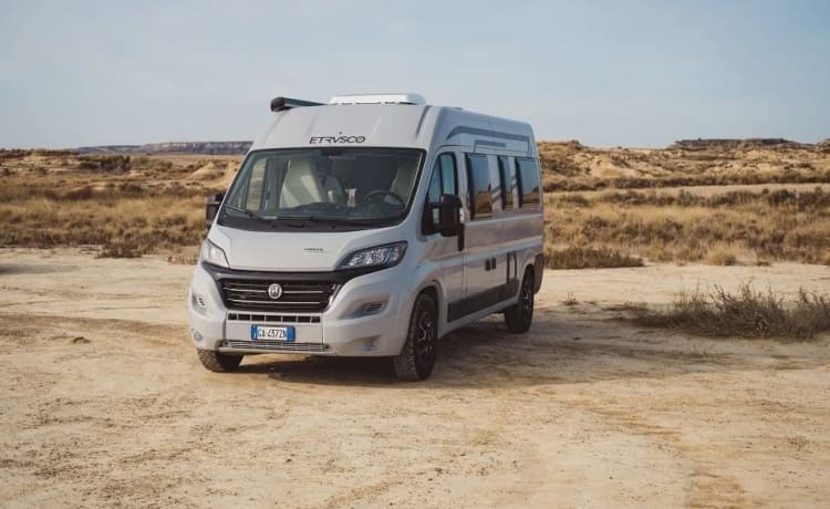 FREEBEE – Nieuwe 2-persoons Fiat Etrusco  CV 600 DB - 140 PK