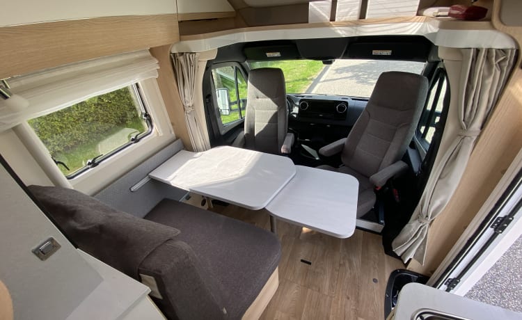 Vrijheid op wielen – Puissant camping-car de luxe Hymer Mercedes semi-intégré à partir de 2019