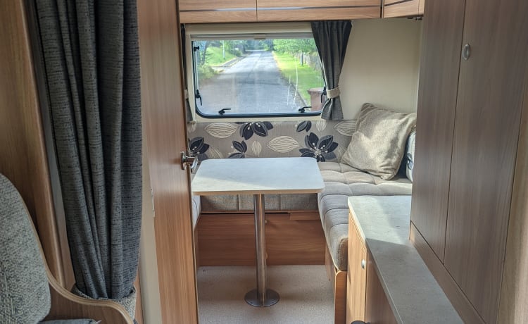 Escape Swift – 6 berth Swift bus from 2012