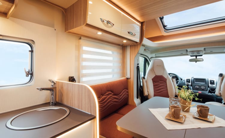 4p Bürstner luxe semi-integraal camper uit 2021