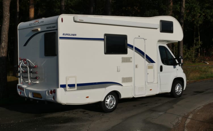 6-Personen-Familiencamper, Alkoven, Joint Euroliner