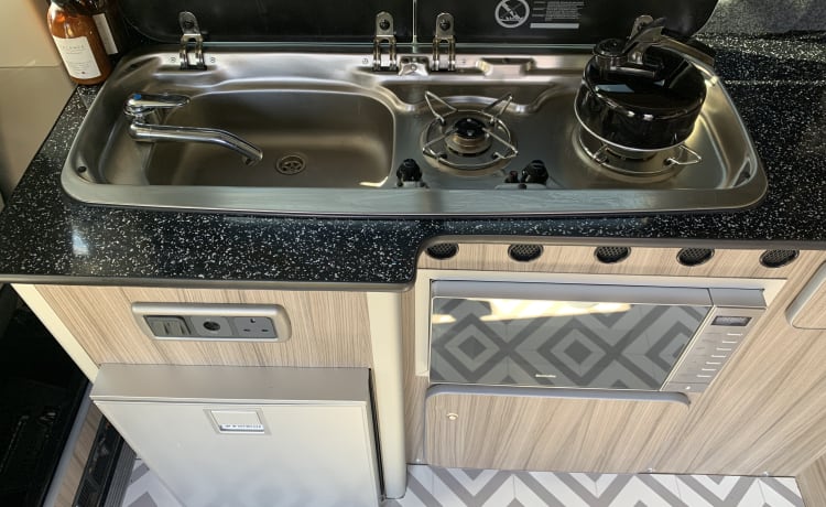 Penelope – Di lusso VW T6 4 posti letto Camper furgonato