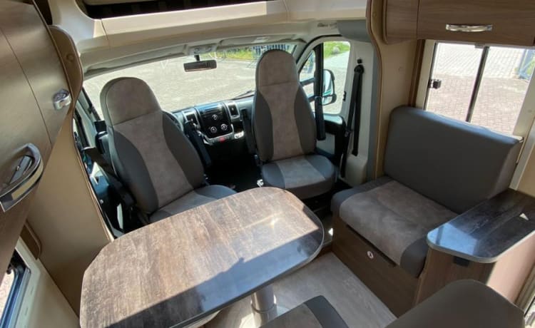 4-person Chausson semi-integrated from 2012