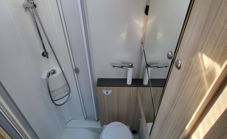 Sun Living S70sl – Nieuwe en sjieke camper met enkele bedden van 2.10, volledig ingericht