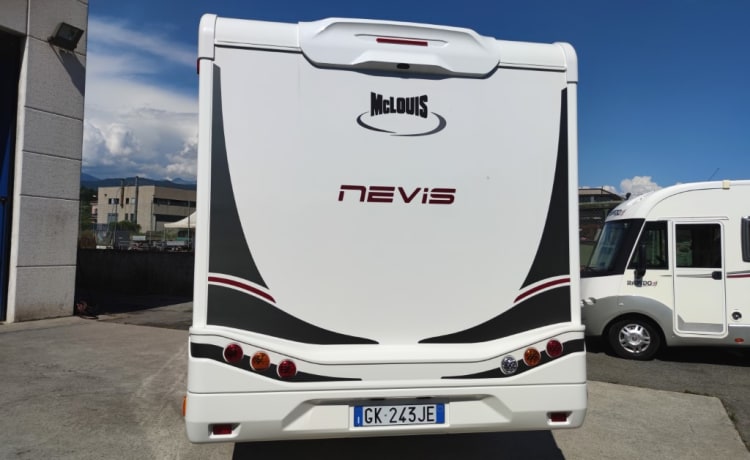 Nevis 870 – ARK H 699 GLG