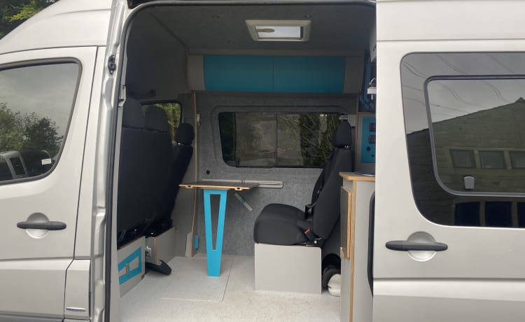 MWB – 5 berth Mercedes-Benz campervan from 2016