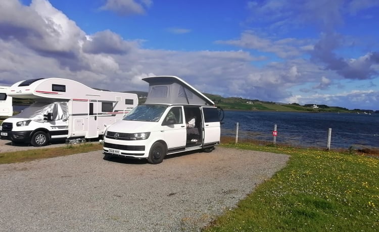 STEFAN – 4 berth Volkswagen campervan from 2018