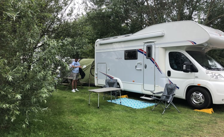 Beau et spacieux camping-car familial