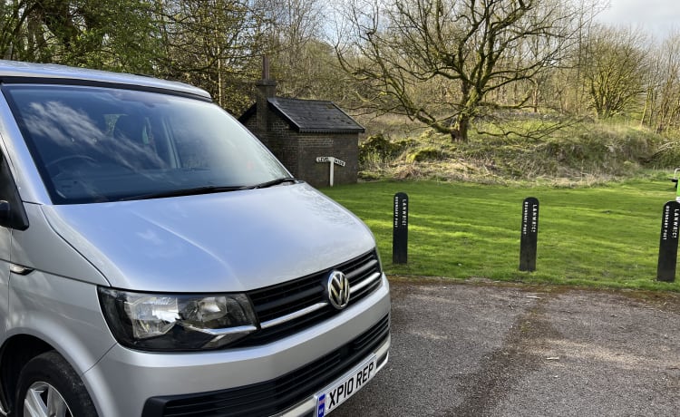 The XPLORER – 4 berth Volkswagen campervan from 2018