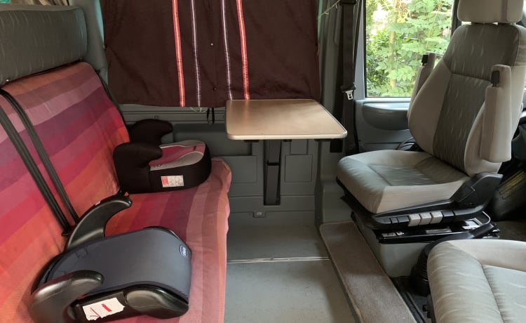 De Nugget – 4p Ford campervan from 2008