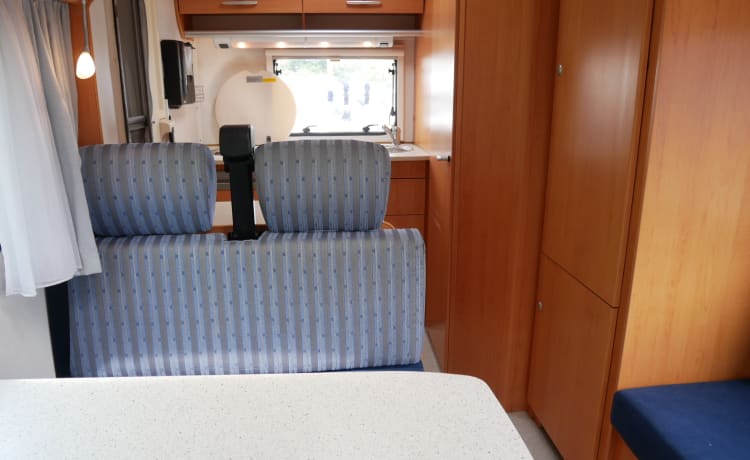 Hymer Alcôve 5 couchages, 5 places !!