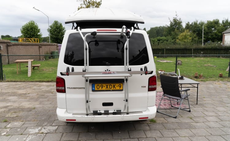 Gezellige 4p Volkswagen camper met nieuw interieur 