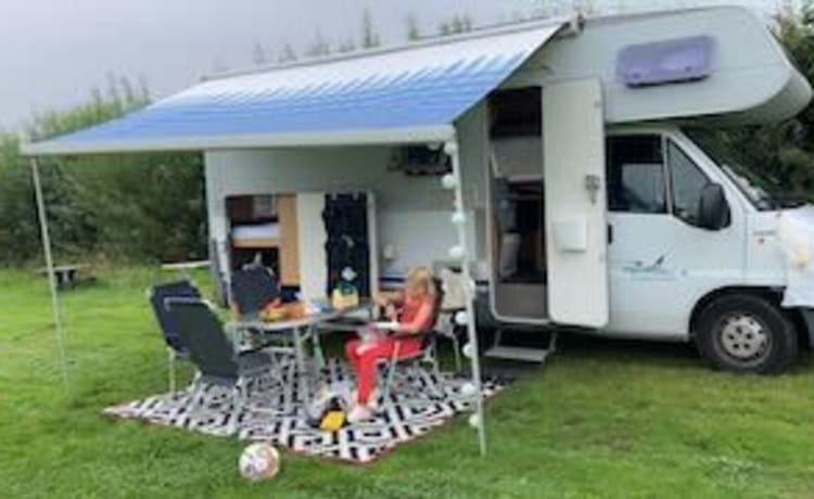 Bessie – Gezellige, degelijke camper 