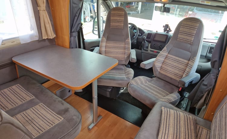 Adria Coral A 660 SP – 6p Adria Mobil alcove uit 2008